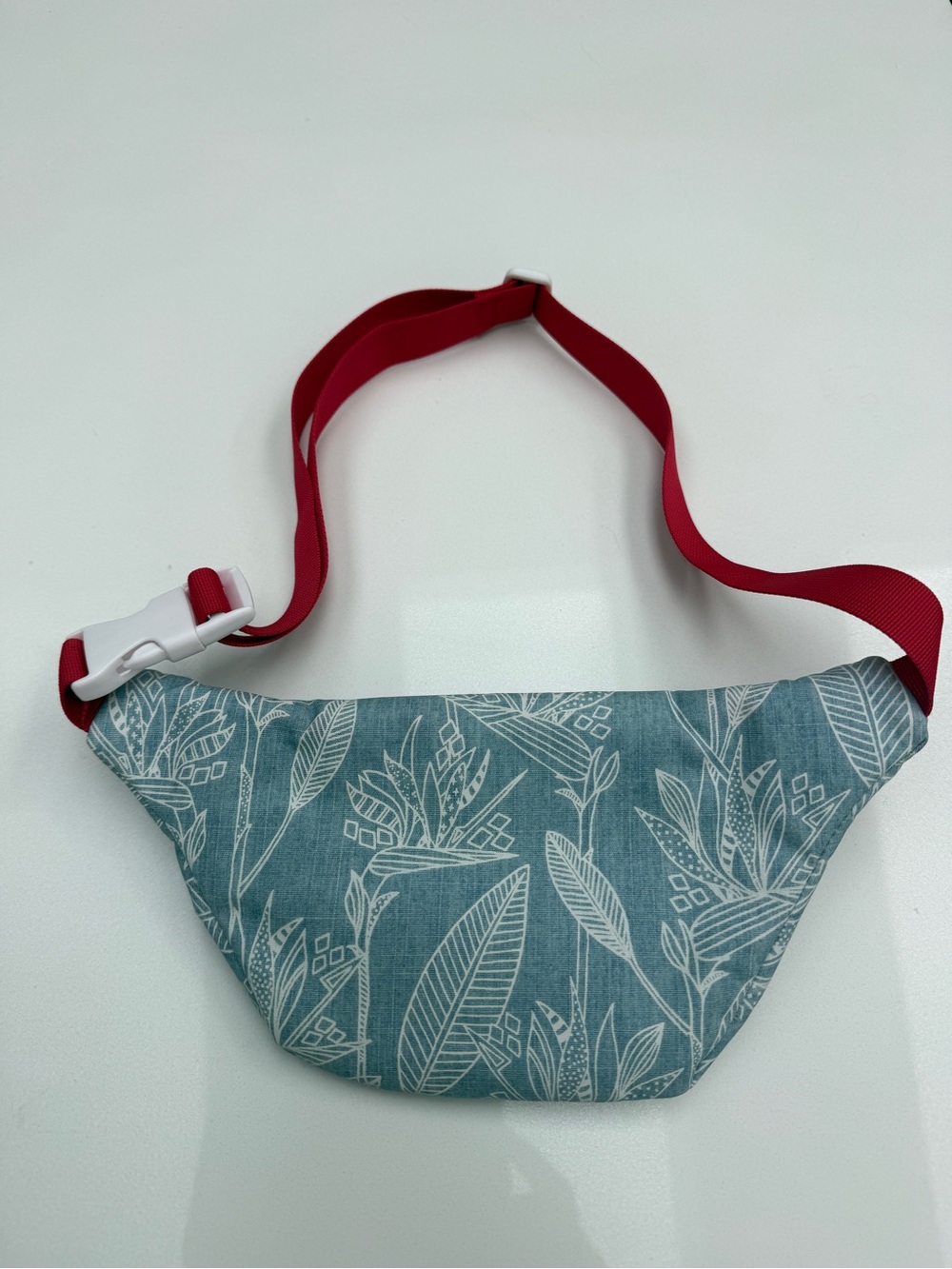 New Jana Lam Hawaii Fanny Pack - Blue Leaf Print - Picture 4 of 11